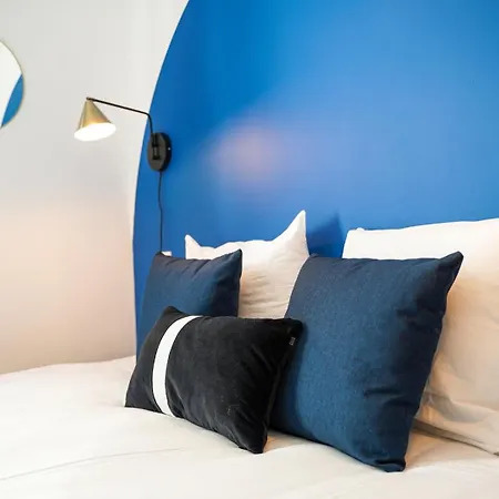 La Cour Des Senteurs / F2 Chateau De Versailles