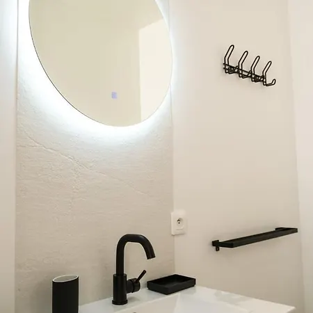 La Cour Des Senteurs / F2 Chateau De Apartamento *