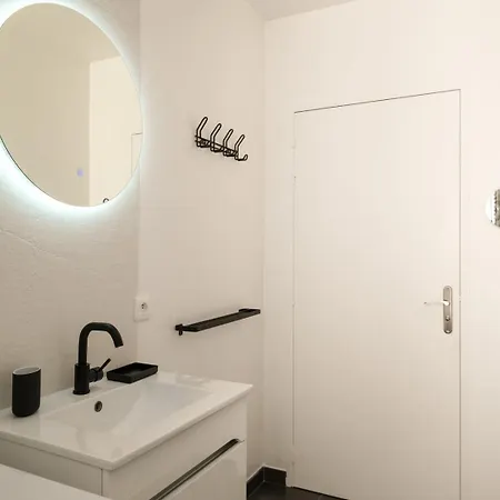 La Cour Des Senteurs / F2 Chateau De * Versailles