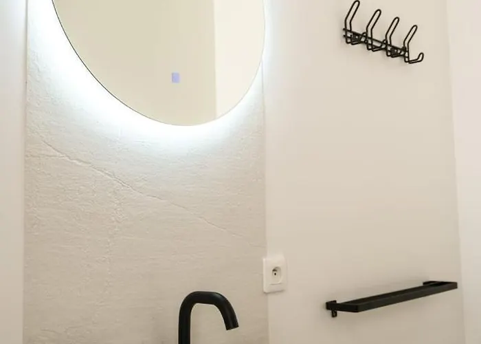 La Cour Des Senteurs / F2 Chateau De Apartamento *