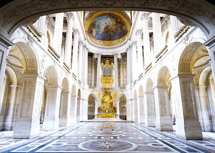 La Cour Des Senteurs / F2 Chateau De Apartamento